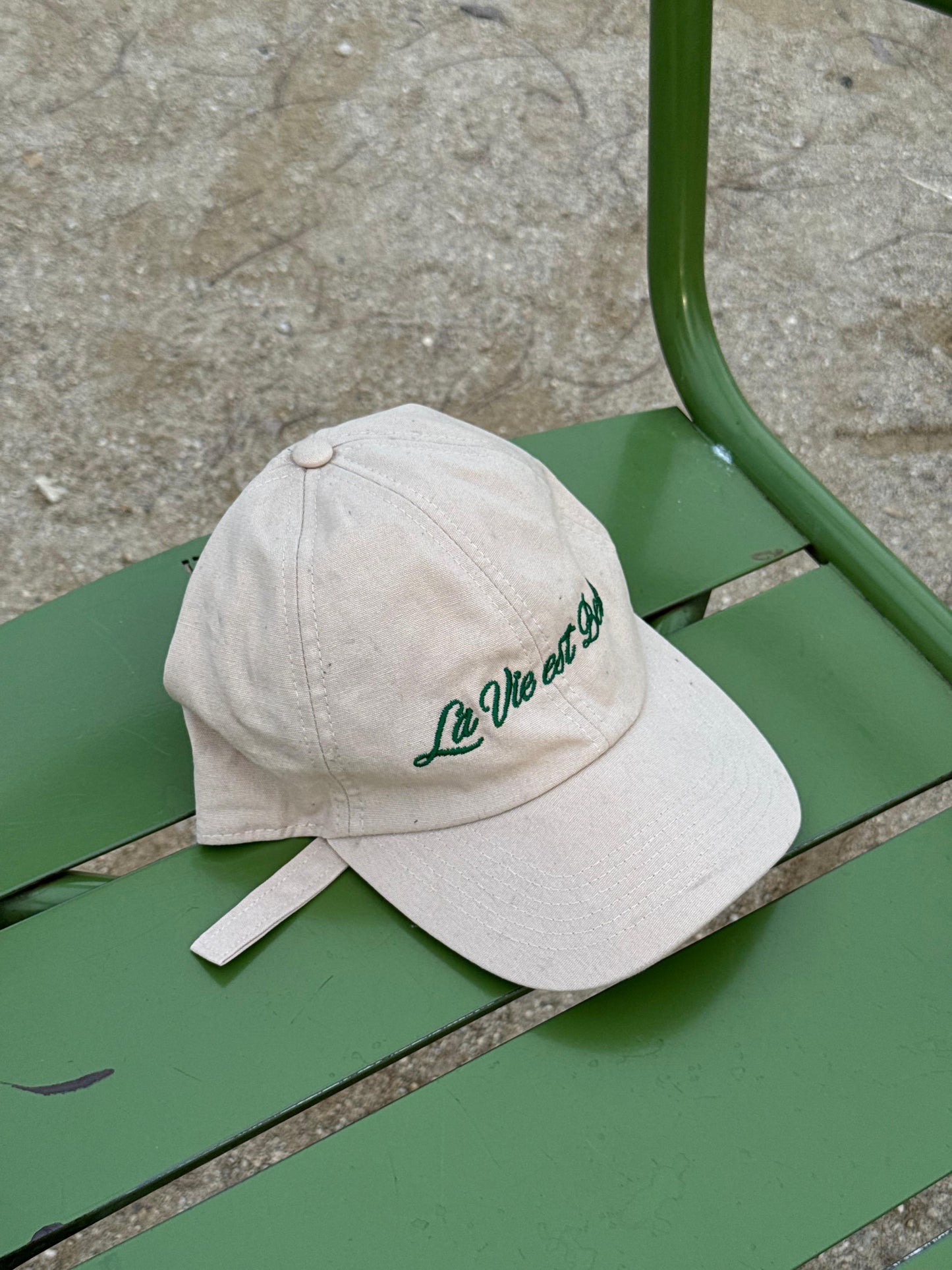 Hidden Meaning Life Is Beautiful – Signature Edition: 10% of purchases go to the League Against Cancer