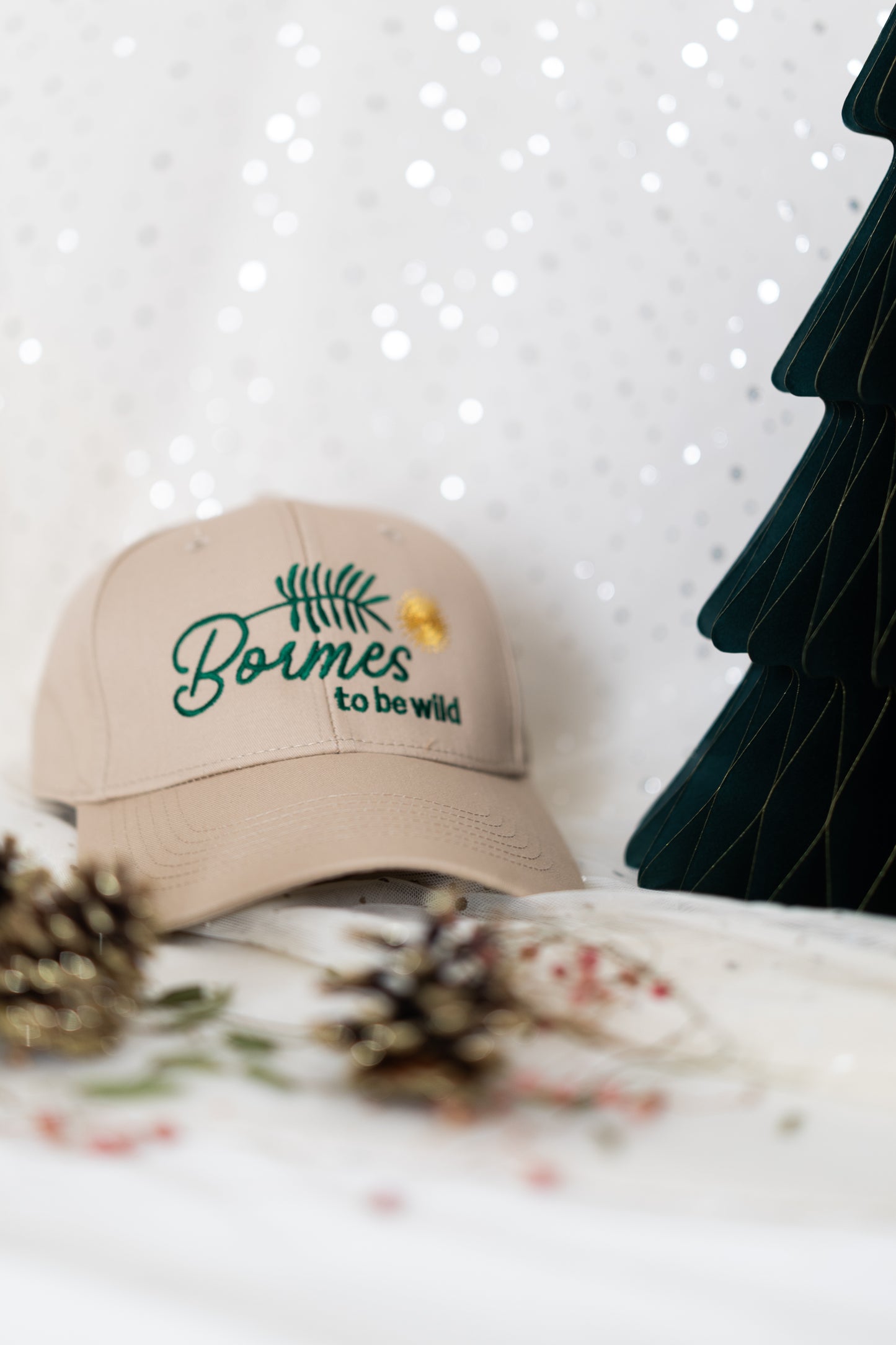 Bormes to be Wild – Mimosa au SensCaché (Manuscrite décalée) Brodée