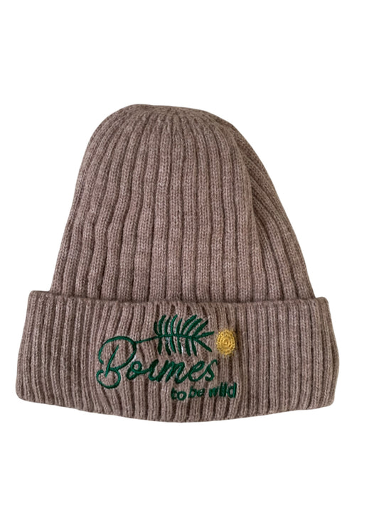 Bonnet Manuscrit Bormes to be Wild – Beige, Restez au chaud, avec naturel.
