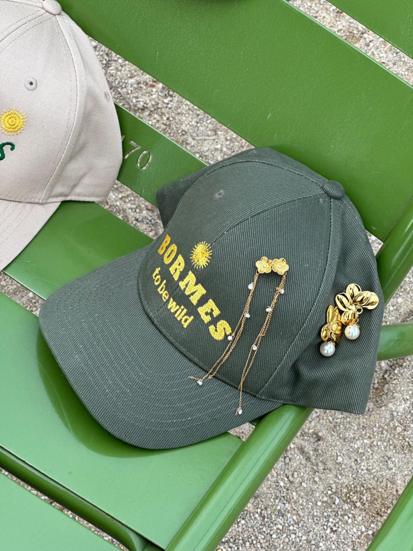 Hidden Meaning Bormes to be Wild – Mimosa Snowflake (Varsity)